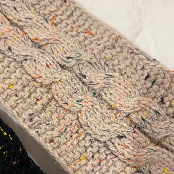 Chunky Knit Headbands in Black and Cream - Picture 4 of 4